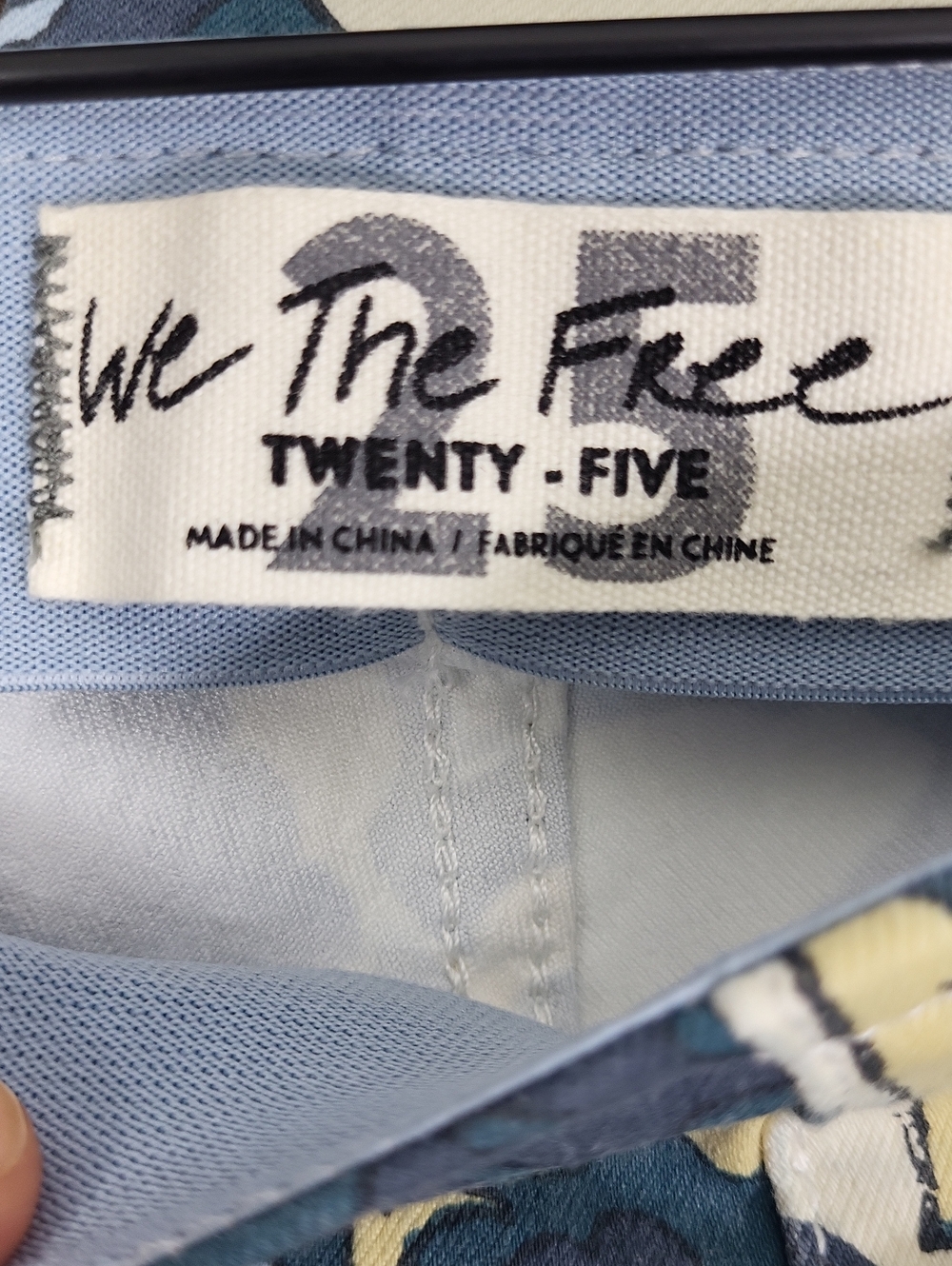 We The Free Jeans Multicolor Paisley Floral Mid Rise Flare Stretch. Size 25 - Picture 5 of 14